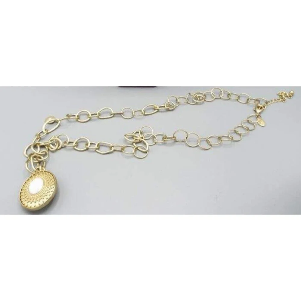 Chico's Nyssa Reversible Faux Carnelian White Jade Carbochan Chain 35